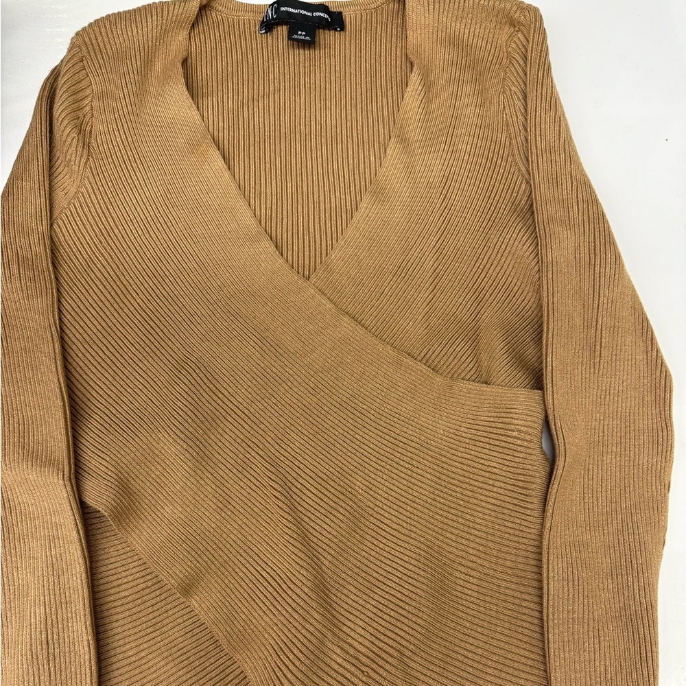 NWT INC INTERNATIONAL CONCEPTS RIBBED CROSSOVER SWEATER
